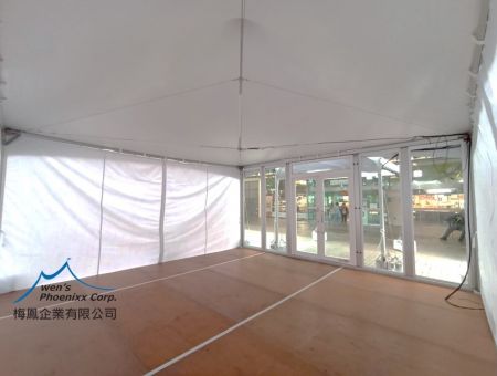 6メートルのフォニックステントと3メートルの廊下テント